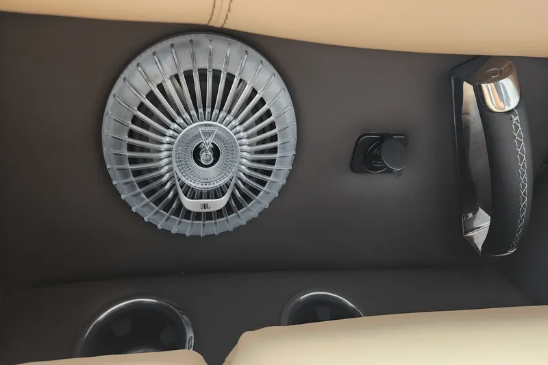 Slide: The Image of Barletta Lusso 2025 - 33