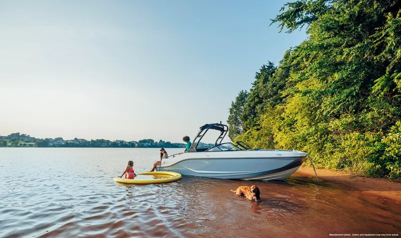 Slide: The Image of Bayliner D20I 2025 - 2