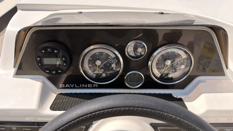 Slide: The Image of Bayliner D20I 2025 - 33