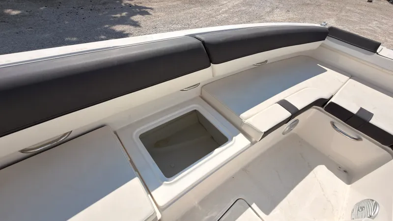 Slide: The Image of Bayliner D20I 2025 - 43