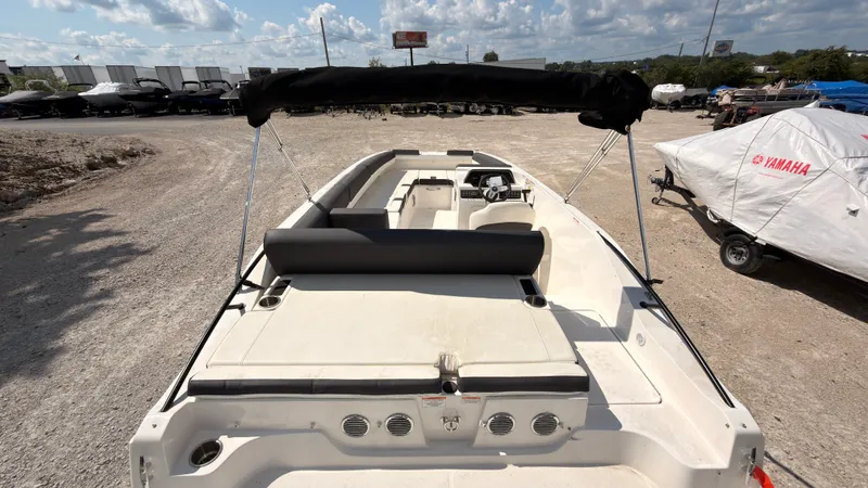 Slide: The Image of Bayliner D20I 2025 - 7