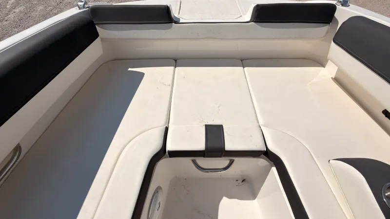Slide: The Image of Bayliner D20I 2025 - 46