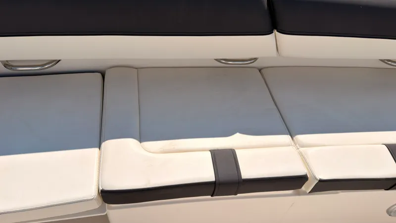 Slide: The Image of Bayliner D20I 2025 - 26