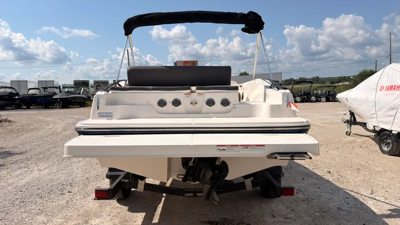 Slide: The Image of Bayliner D20I 2025 - 6