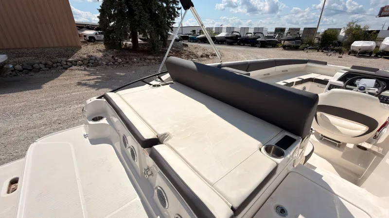 Slide: The Image of Bayliner D20I 2025 - 11