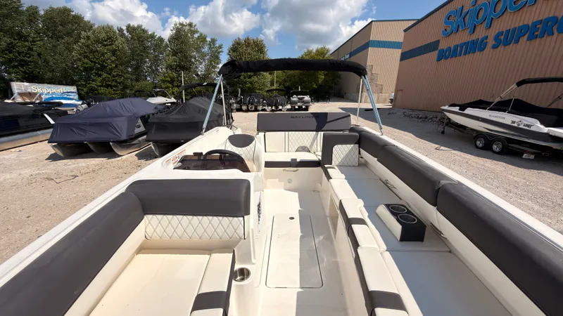 Slide: The Image of Bayliner D20I 2025 - 52