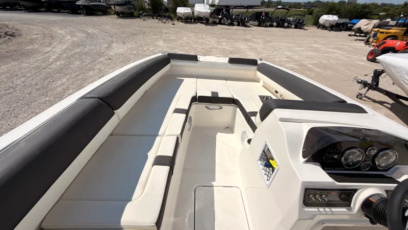 Slide: The Image of Bayliner D20I 2025 - 41