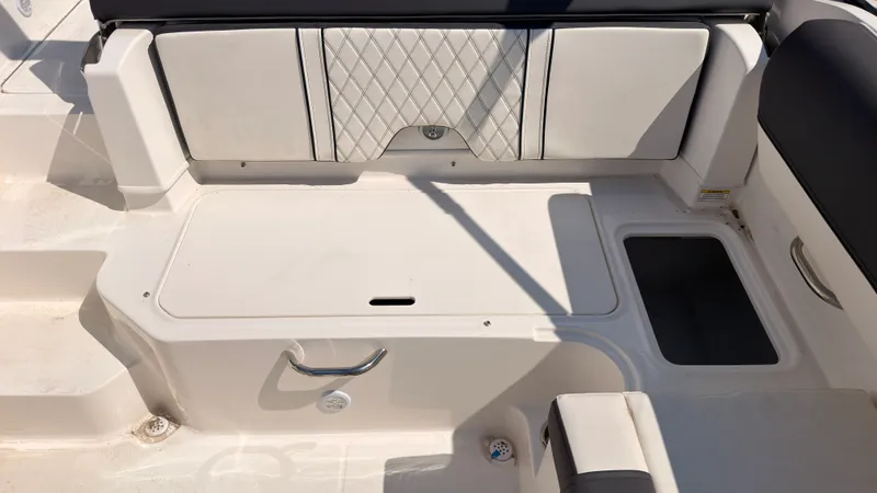 Slide: The Image of Bayliner D20I 2025 - 18