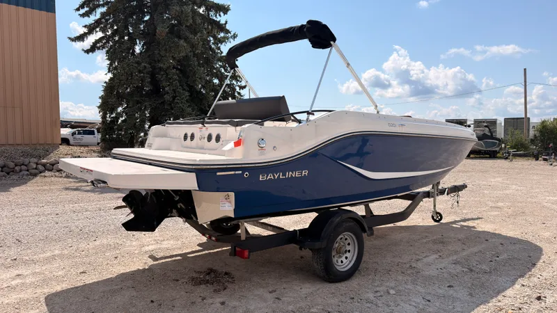 Slide: The Image of Bayliner D20I 2025 - 5