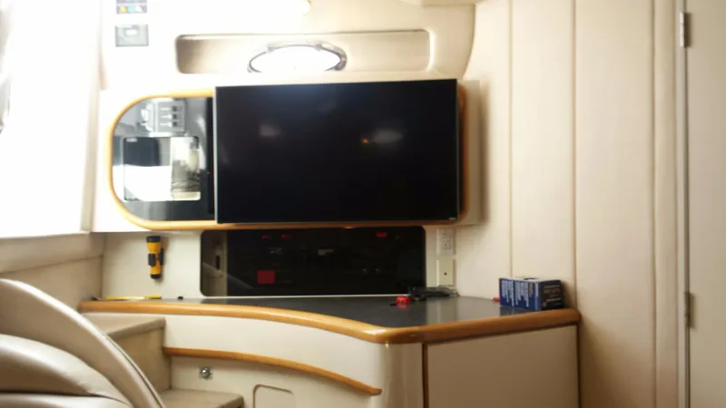 Slide: The Image of Salon TV - 8