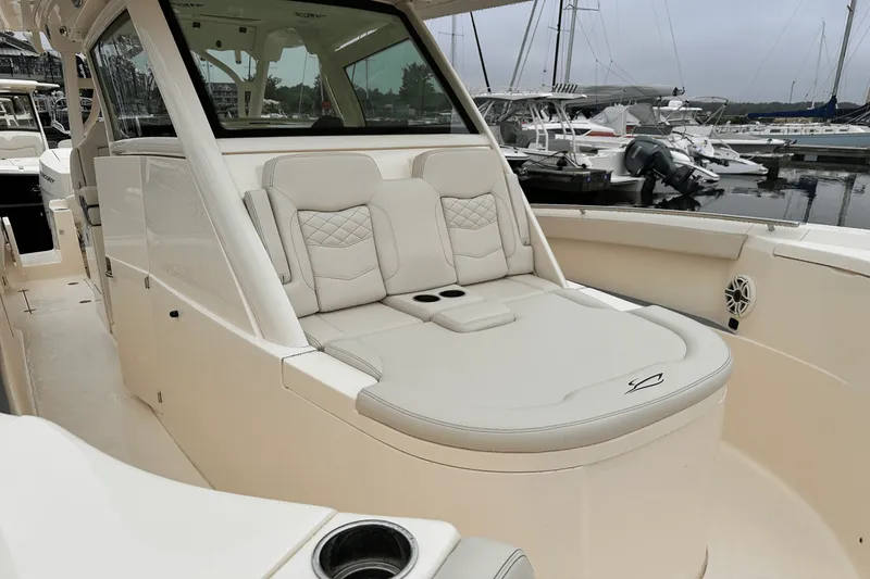 Slide: The Image of Scout 330 LXF 2025 - 11