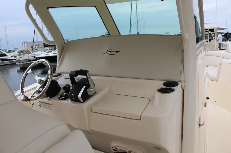 Slide: The Image of Scout 330 LXF 2025 - 6