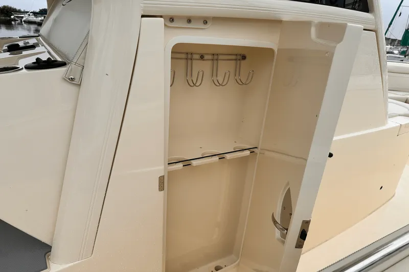 Slide: The Image of Scout 330 LXF 2025 - 9