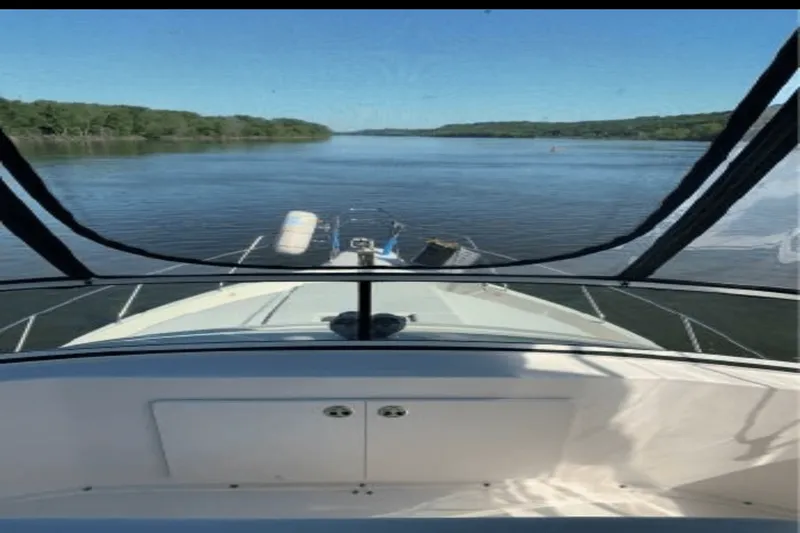 Slide: The Image of Silverton 392 MOTOR YACHT 2001 - 10