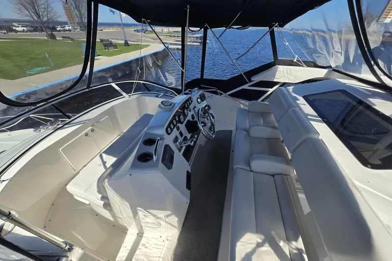 Slide: The Image of Silverton 392 MOTOR YACHT 2001 - 14