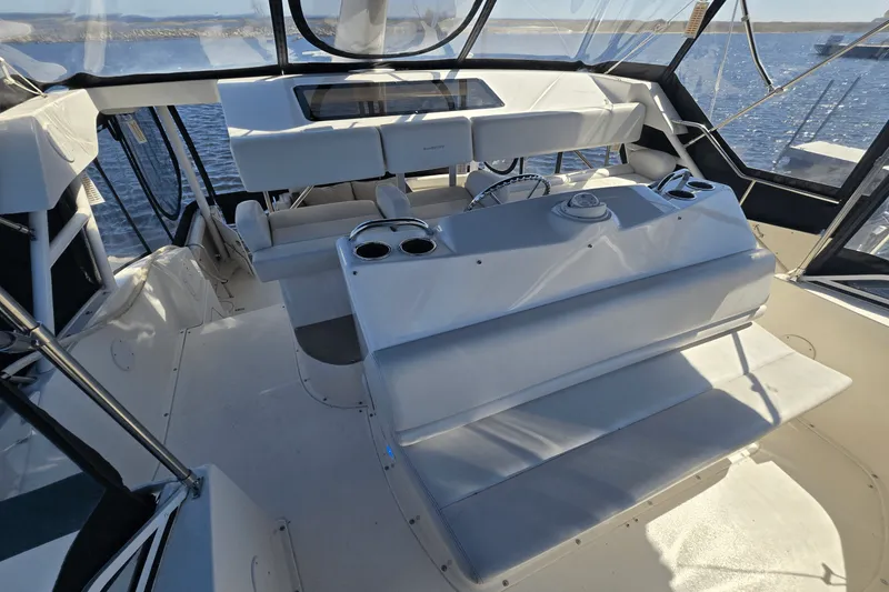 Slide: The Image of Silverton 392 MOTOR YACHT 2001 - 17