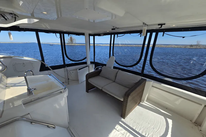 Slide: The Image of Silverton 392 MOTOR YACHT 2001 - 19