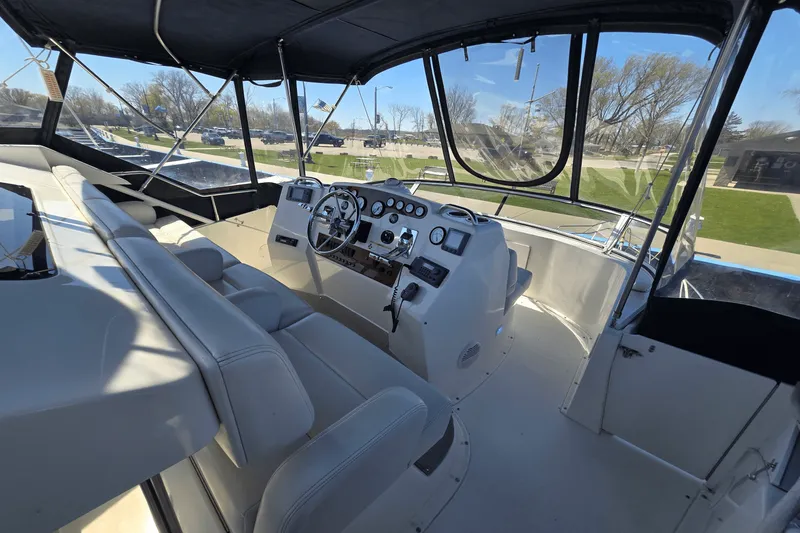 Slide: The Image of Silverton 392 MOTOR YACHT 2001 - 22