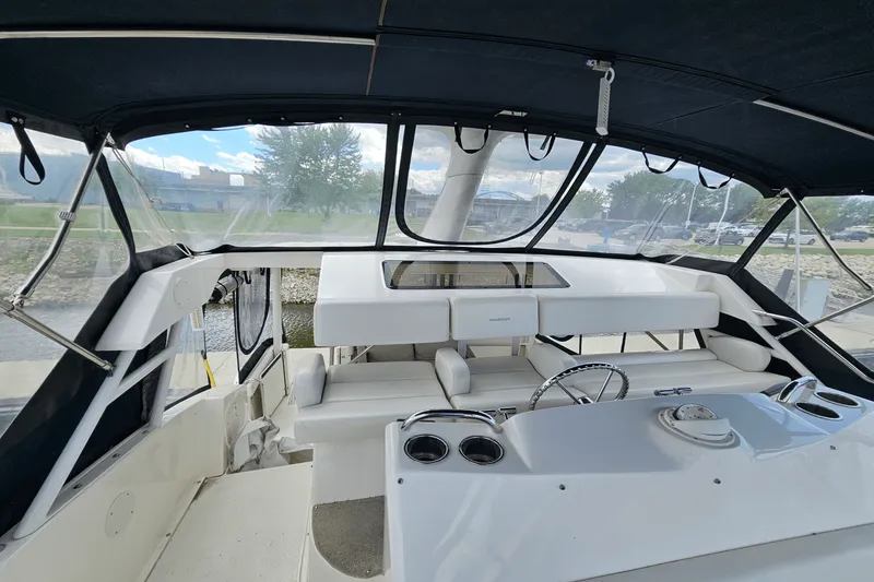 Slide: The Image of Silverton 392 MOTOR YACHT 2001 - 24