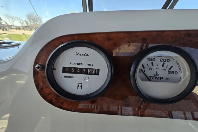 Slide: The Image of Silverton 392 MOTOR YACHT 2001 - 28