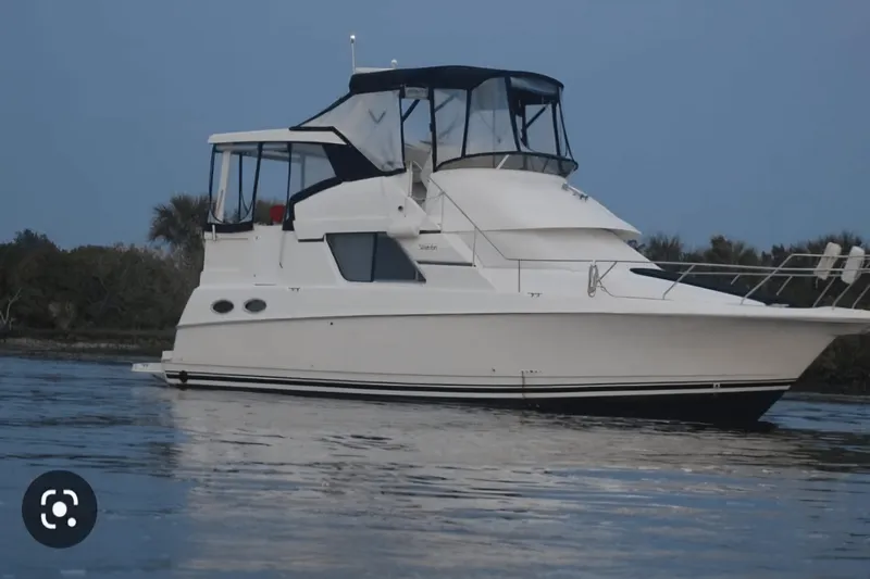 Slide: The Image of Silverton 392 MOTOR YACHT 2001 - 3