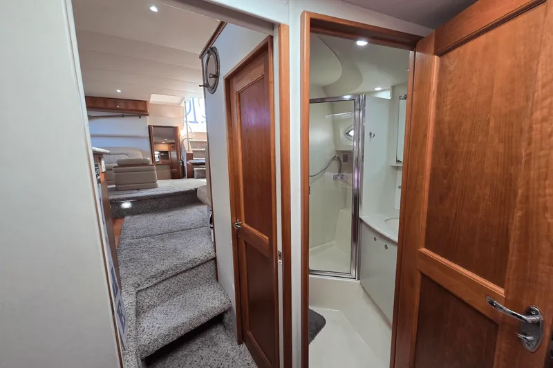 Slide: The Image of Silverton 392 MOTOR YACHT 2001 - 37