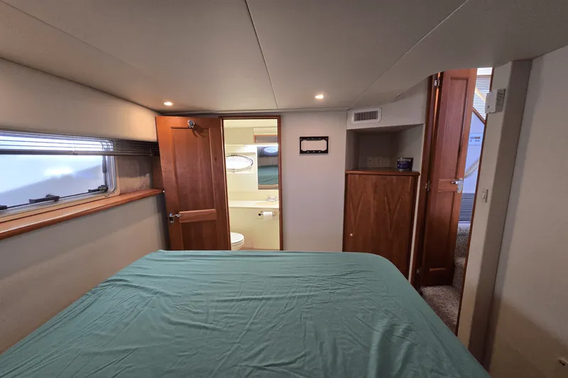 Slide: The Image of Silverton 392 MOTOR YACHT 2001 - 47