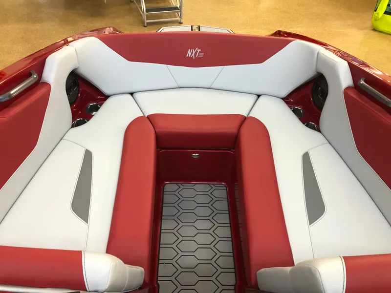Slide: The Image of Mastercraft NXT22 2025 - 19