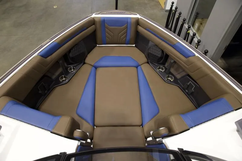 Slide: The Image of Malibu 25 LSV 2026 - 25