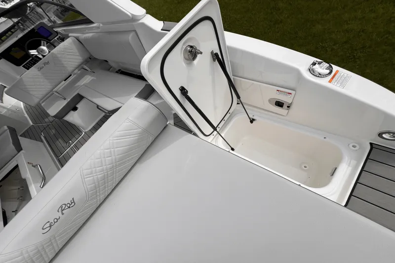 Slide: The Image of Sea Ray SDX 270 Outboard 2025 - 14