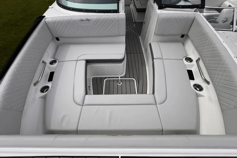 Slide: The Image of Sea Ray SDX 270 Outboard 2025 - 19