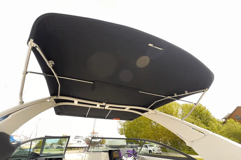 Slide: The Image of Sea Ray SDX 270 Outboard 2025 - 23