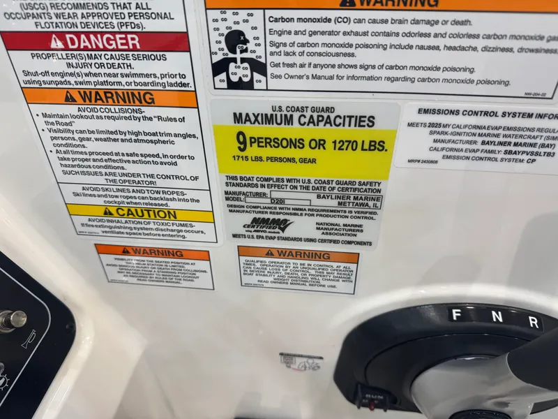 Slide: The Image of Bayliner D20I 2025 - 12