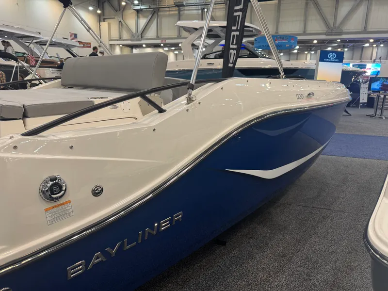 Slide: The Image of Bayliner D20I 2025 - 2