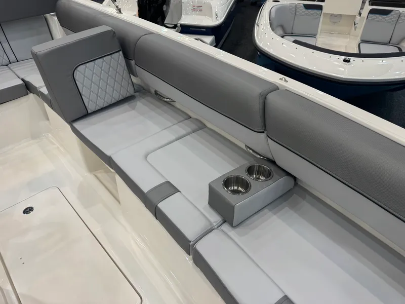 Slide: The Image of Bayliner D20I 2025 - 5