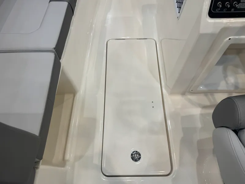 Slide: The Image of Bayliner D20I 2025 - 9