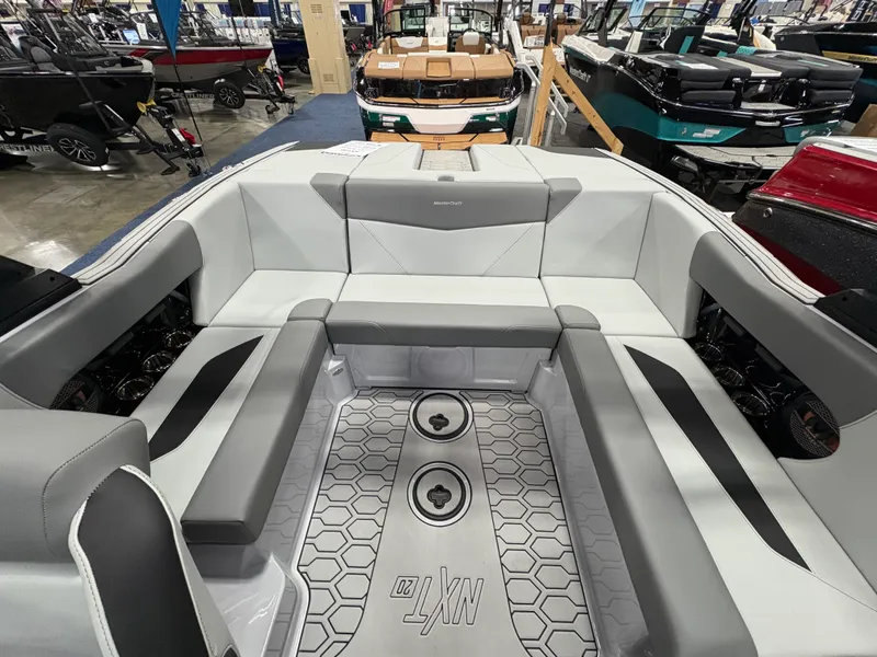 Slide: The Image of Mastercraft NXT20 2025 - 32