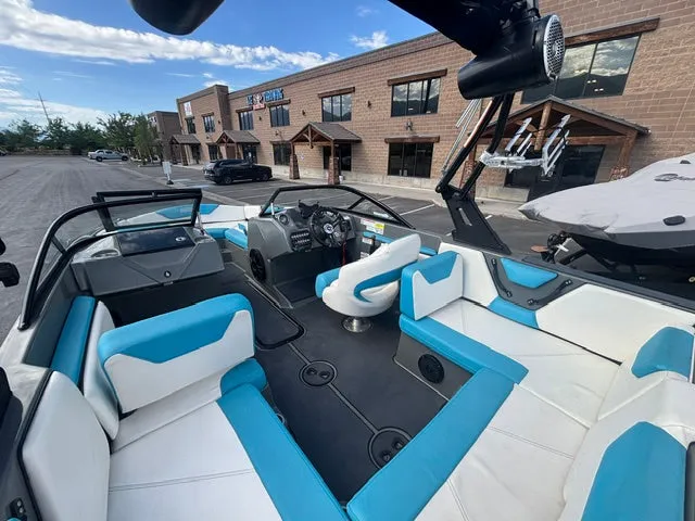 Slide: The Image of Heyday Boats WT SURF 2019 - 8