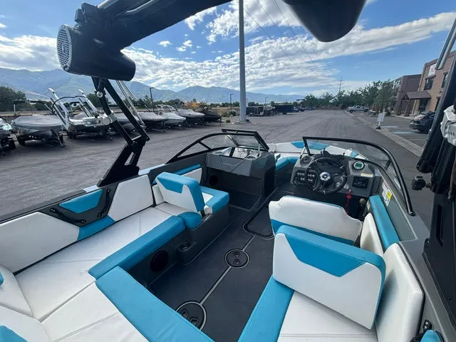 Slide: The Image of Heyday Boats WT SURF 2019 - 7