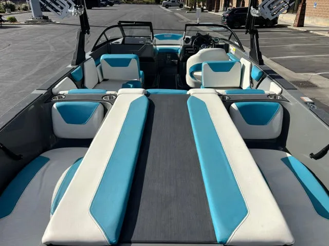 Slide: The Image of Heyday Boats WT SURF 2019 - 5