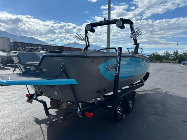 Slide: The Image of Heyday Boats WT SURF 2019 - 3