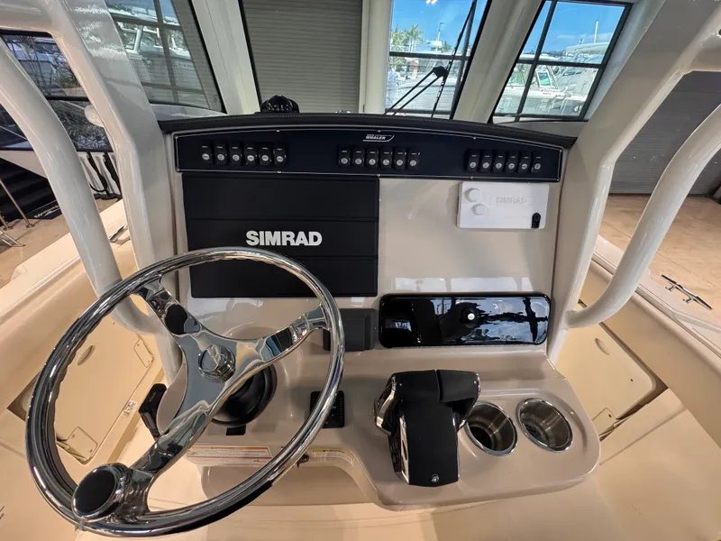 Slide: The Image of Boston Whaler 250 Outrage 2026 - 14