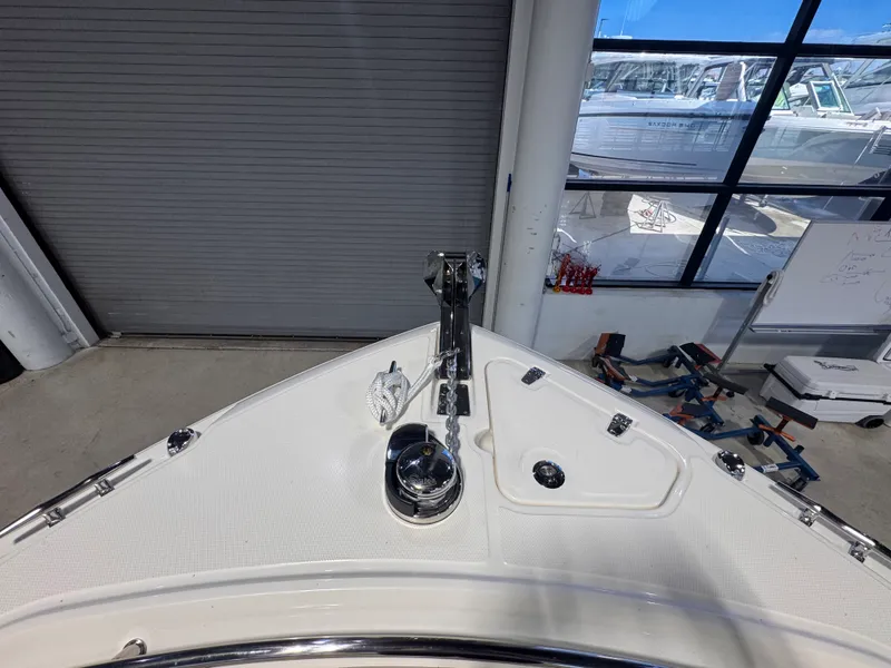 Slide: The Image of Boston Whaler 250 Outrage 2026 - 23