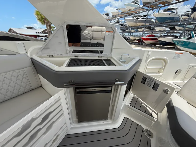 Slide: The Image of Sea Ray SLX 310 Outboard 2026 - 15