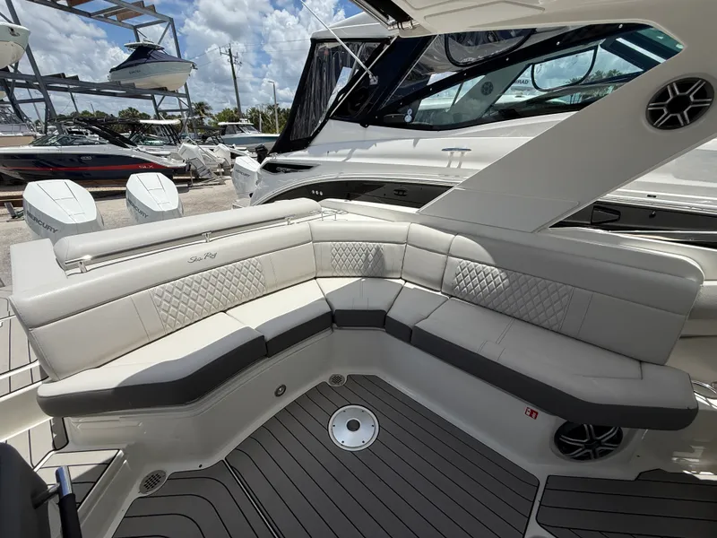 Slide: The Image of Sea Ray SLX 310 Outboard 2026 - 17