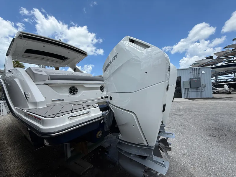 Slide: The Image of Sea Ray SLX 310 Outboard 2026 - 22