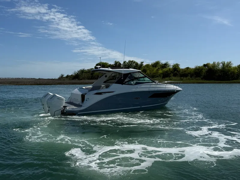 The Image of Sea Ray Sundancer 320 Outboard 2026 - undefined