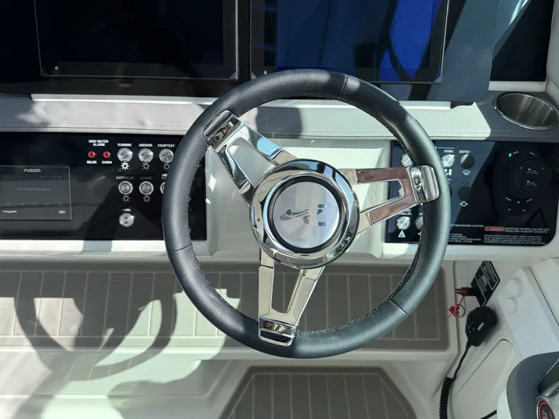 Slide: The Image of Sea Ray Sundancer 320 Outboard 2026 - 11