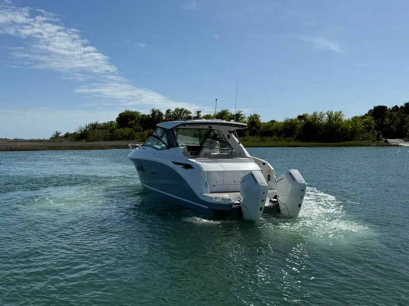 Slide: The Image of Sea Ray Sundancer 320 Outboard 2026 - 2