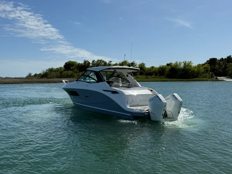 Slide: The Image of Sea Ray Sundancer 320 Outboard 2026 - 3